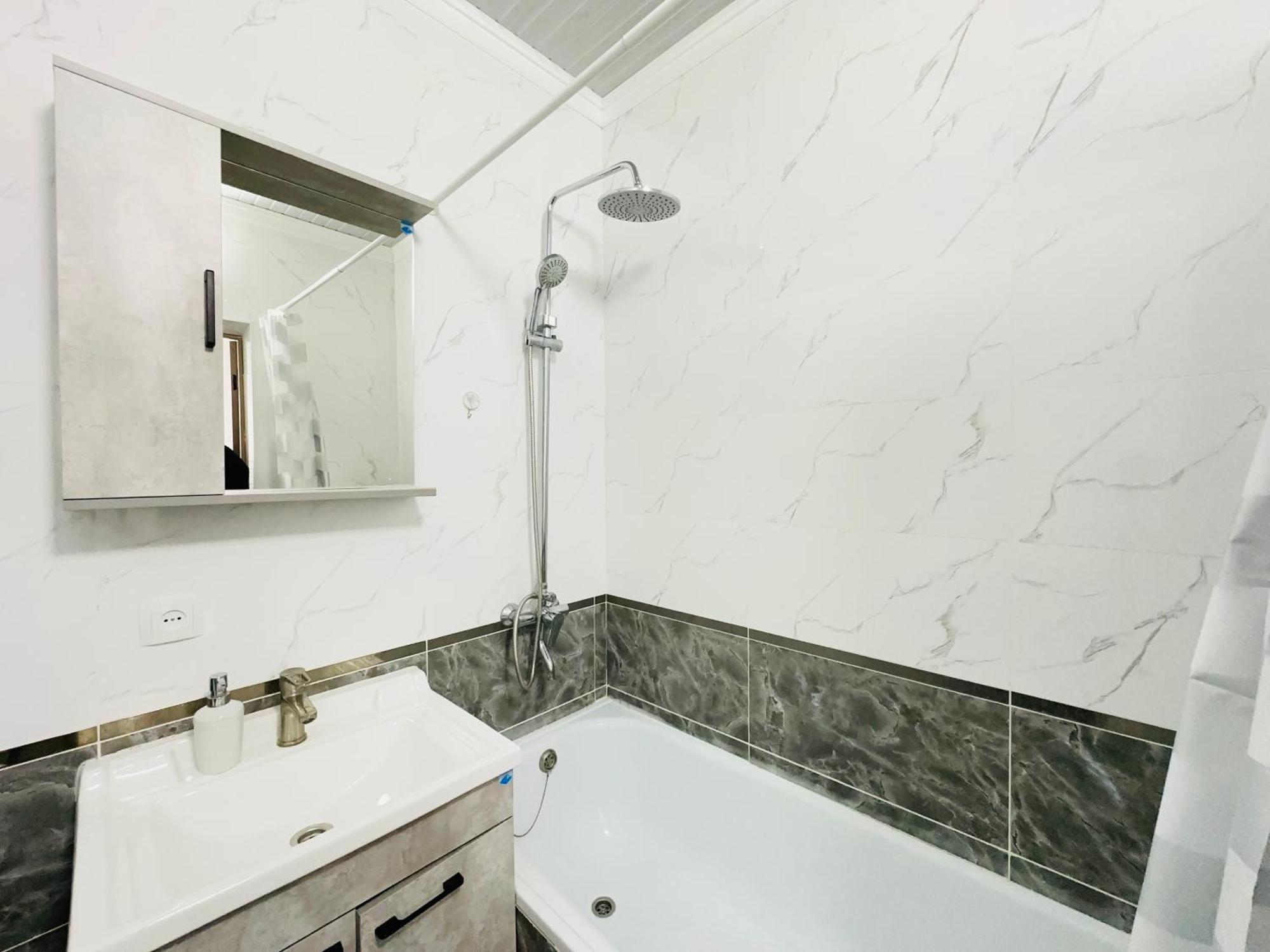 Apartment семейный уют около аэропорта Almaty